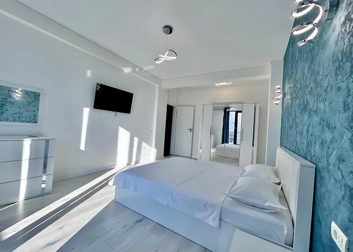 Brys Penthouse By The Lake - Greenland Residence - Mamaia Nord -